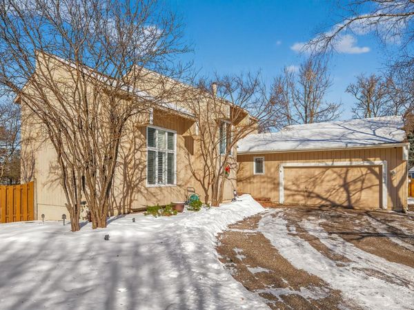 7001 Beacon Circle, Eden Prairie, MN 55346
