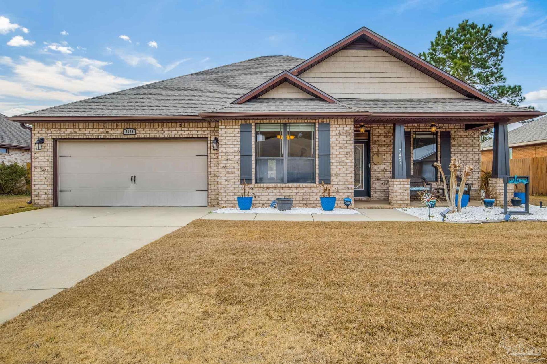 7457 Deck Ln, Pensacola, FL 32526 Main Photo