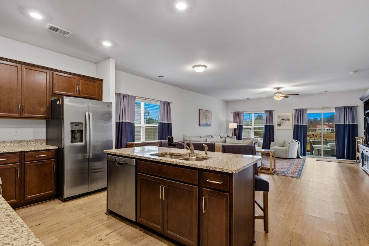 833 St. Albans Loop Photo 10