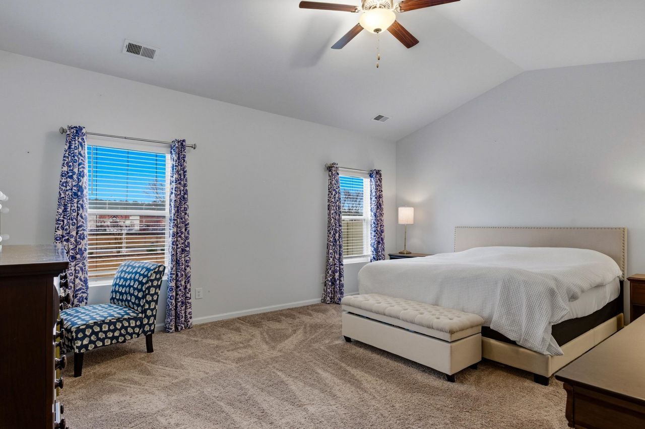 833 St. Albans Loop Photo 15