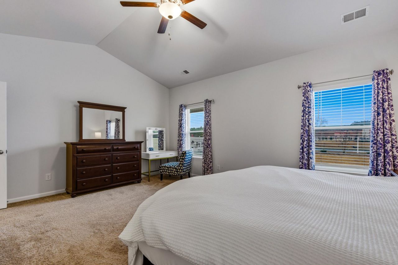 833 St. Albans Loop Photo 16