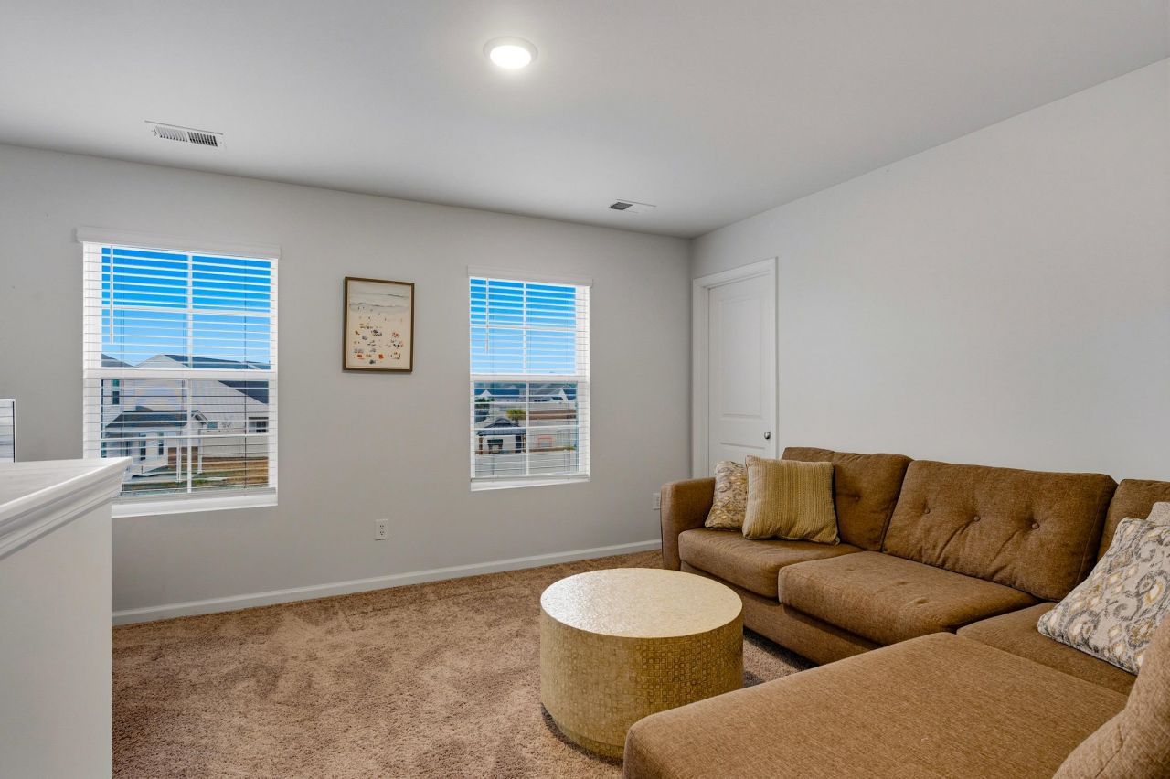 833 St. Albans Loop Photo 23