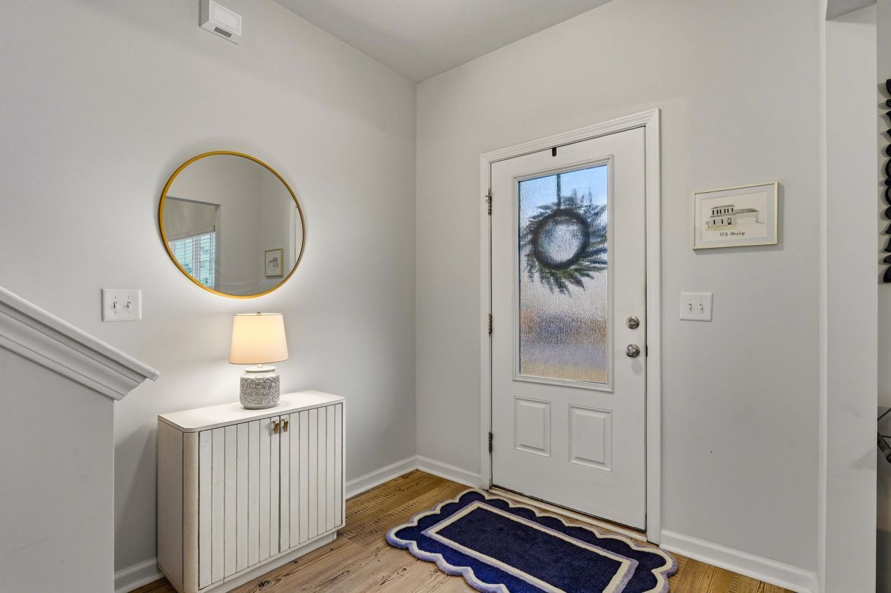 833 St. Albans Loop Photo 5