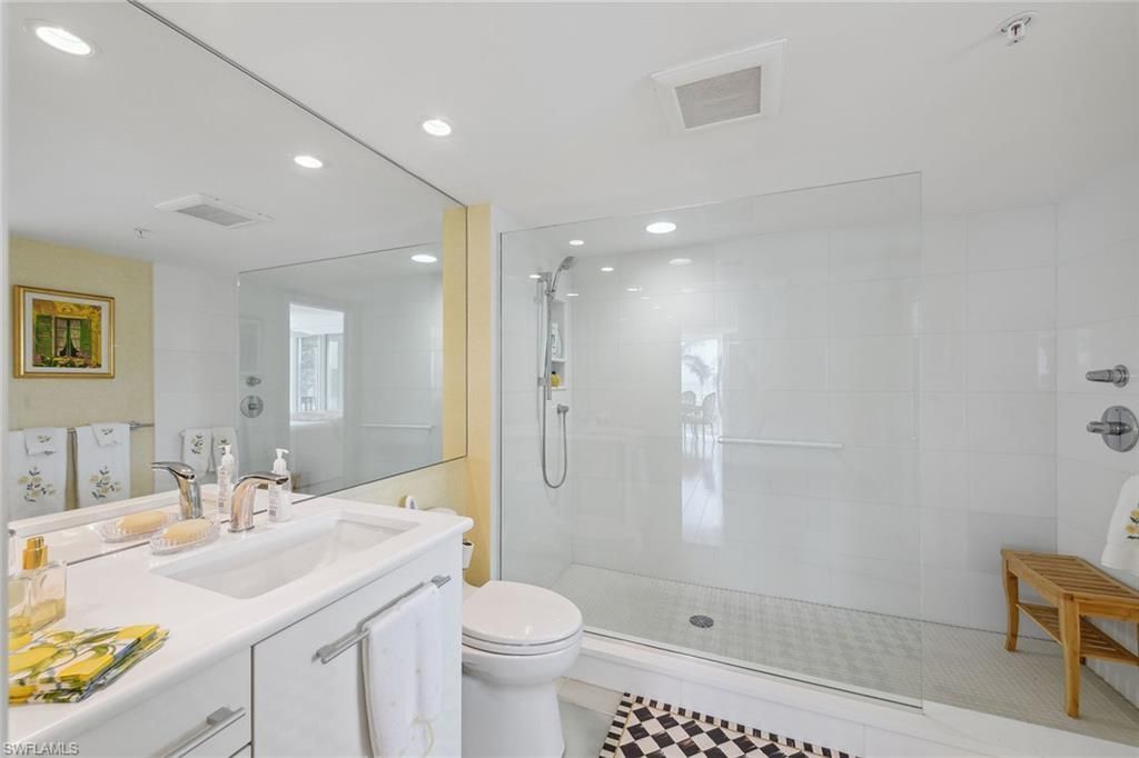 4651 Gulf Shore Blvd N, Unit 101, Naples, FL 34103 Photo