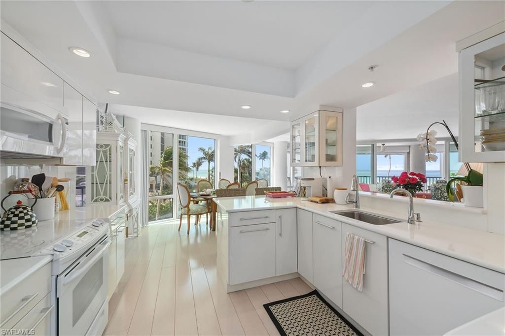 4651 Gulf Shore Blvd N, Unit 101, Naples, FL 34103 Photo