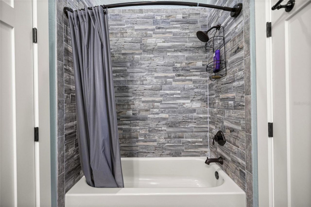 5251 SE 180th Avenue Road, Ocklawaha, FL 32179 Photo