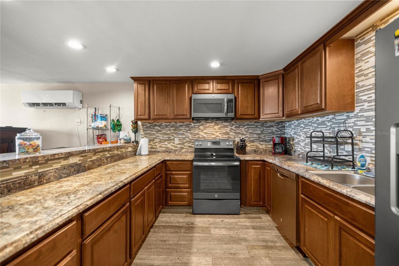 5251 SE 180th Avenue Road, Ocklawaha, FL 32179 Photo