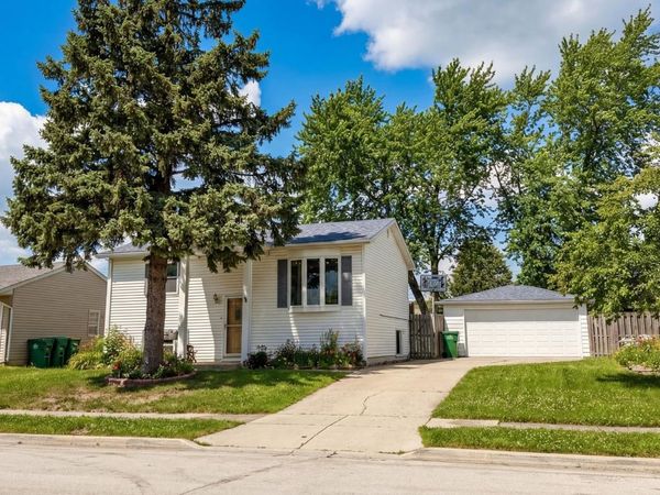 212 PELL Avenue, Romeoville, IL 60446