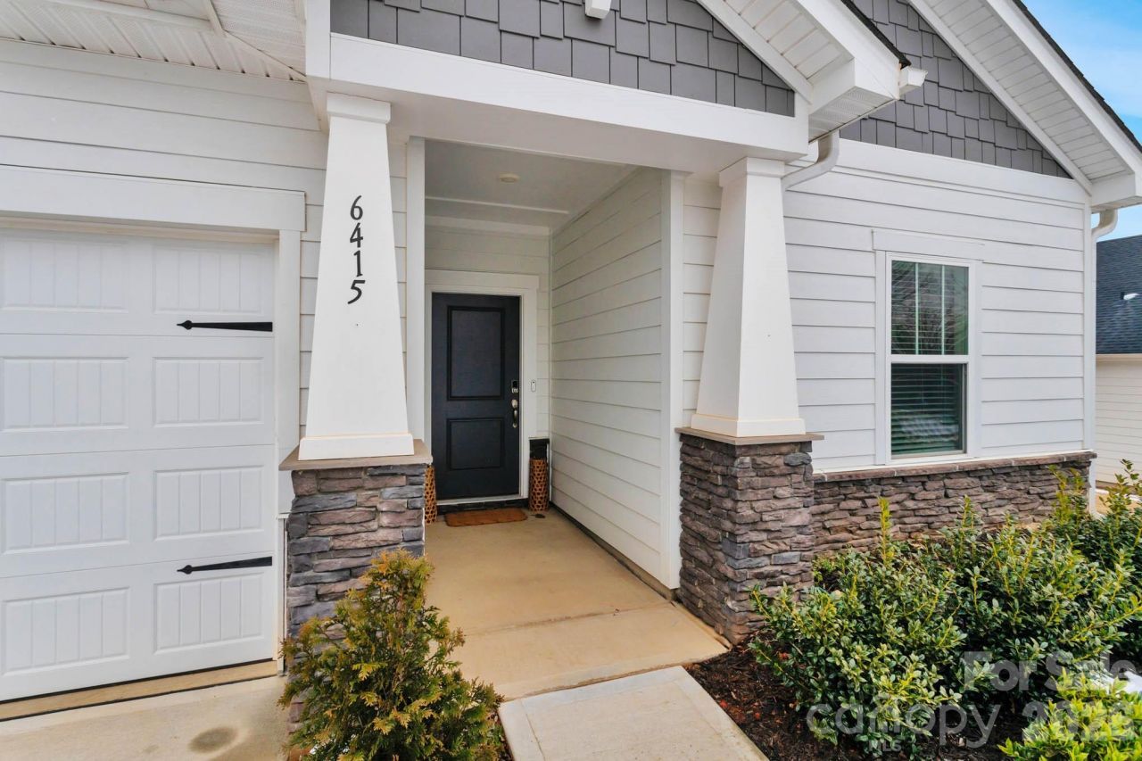 6415 Barcelona Way, Charlotte, NC 28214 Main Photo