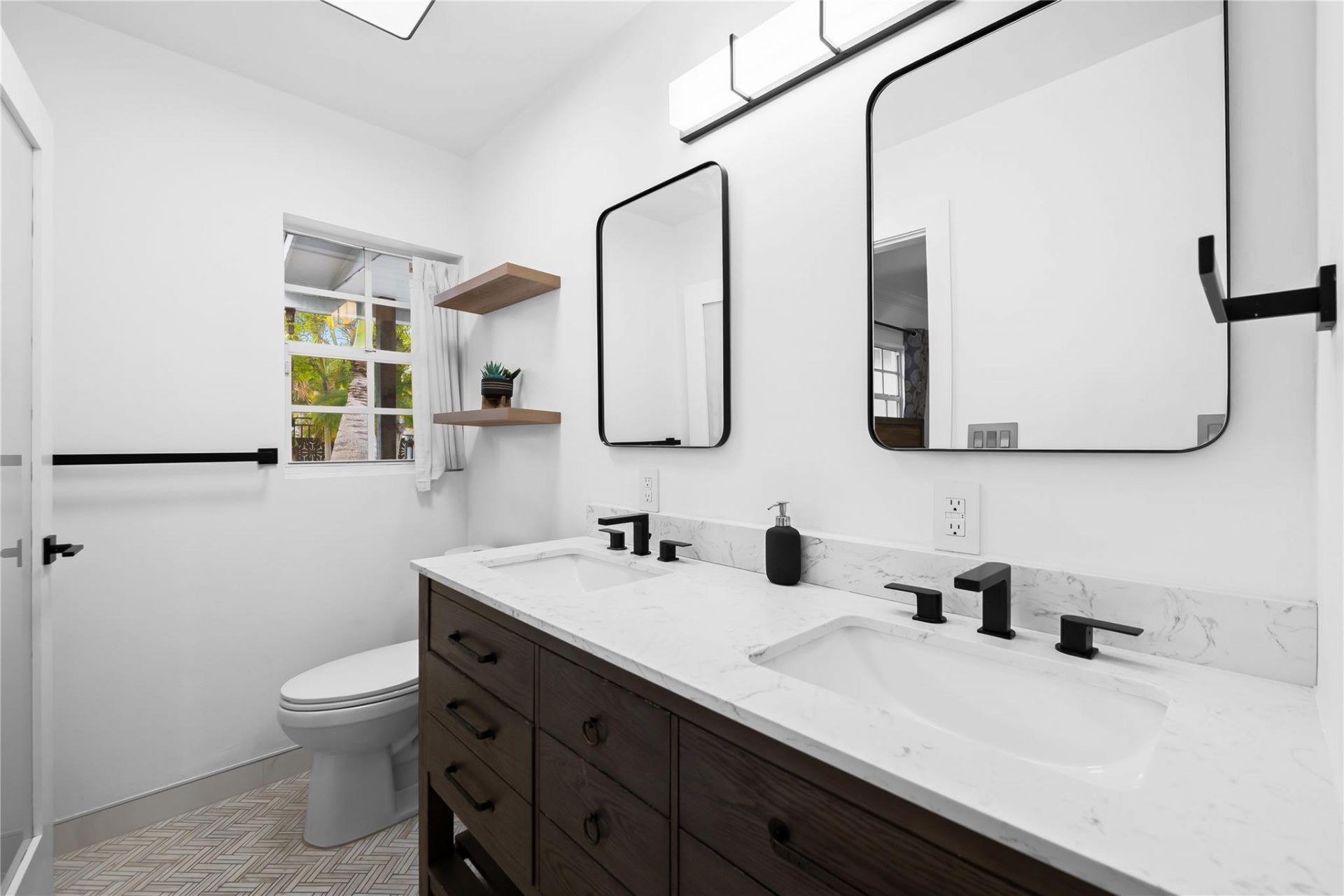 530 SW 11th Avenue, Fort Lauderdale, FL 33312 Photo