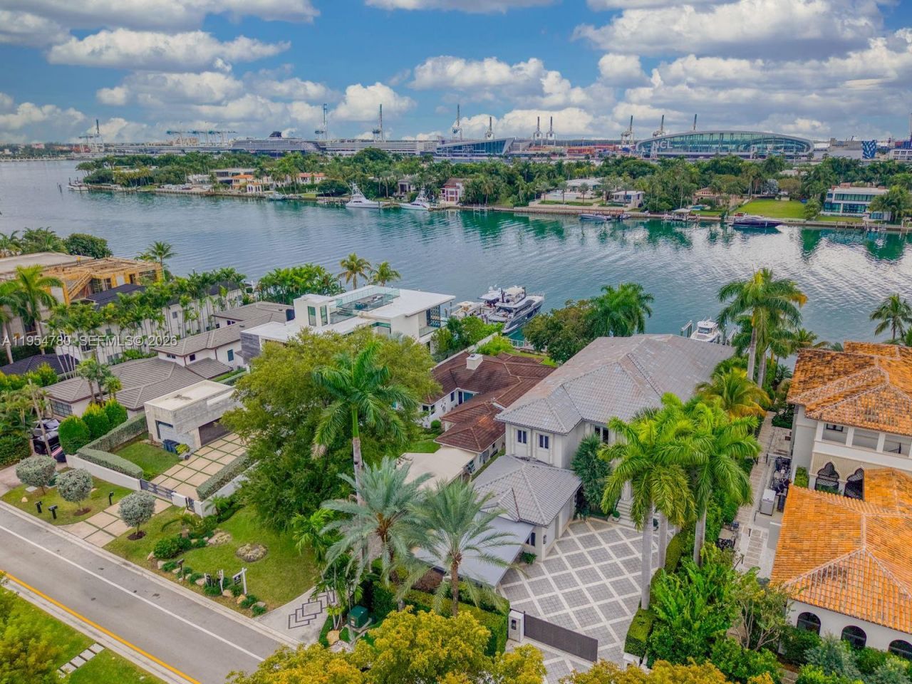 170 S Hibiscus Dr , Miami Beach, FL 33139 Photo