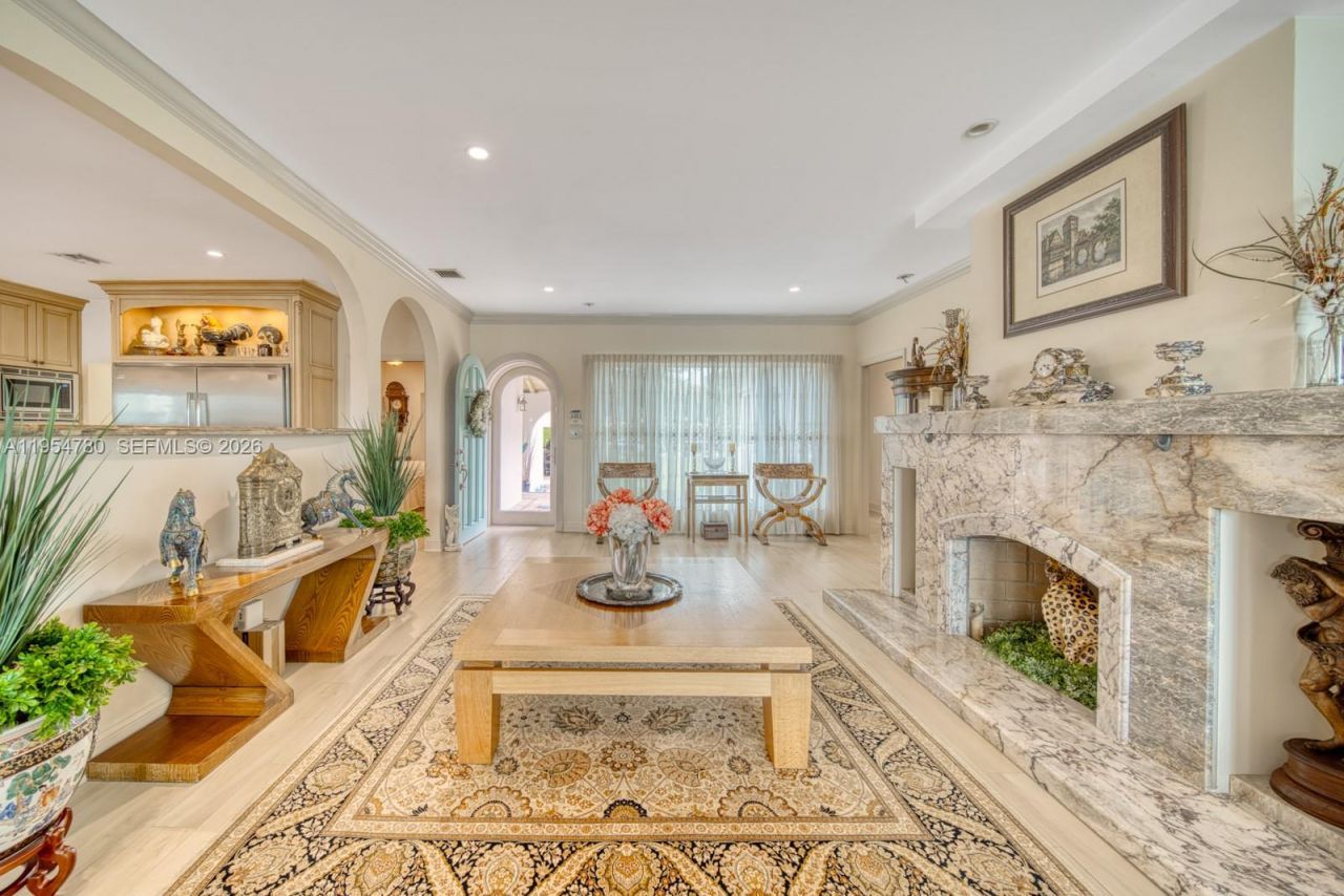 170 S Hibiscus Dr , Miami Beach, FL 33139 Photo