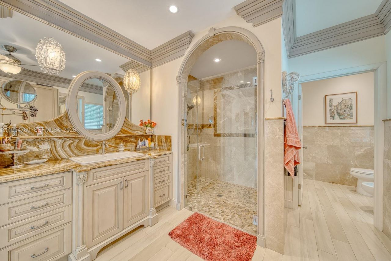 170 S Hibiscus Dr , Miami Beach, FL 33139 Photo