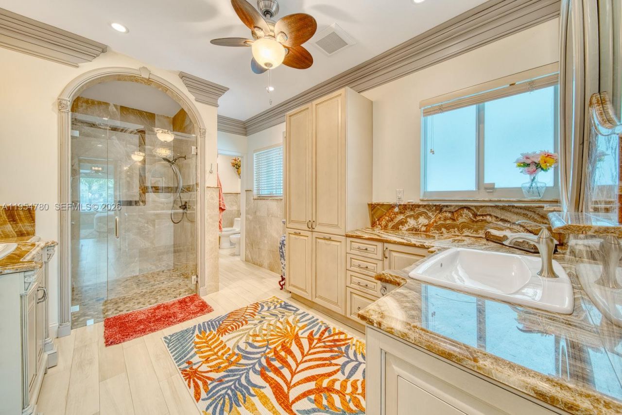 170 S Hibiscus Dr , Miami Beach, FL 33139 Photo