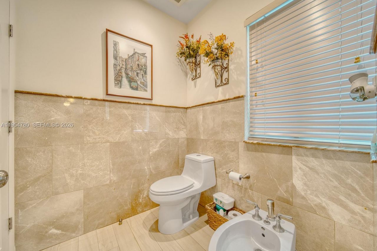 170 S Hibiscus Dr , Miami Beach, FL 33139 Photo