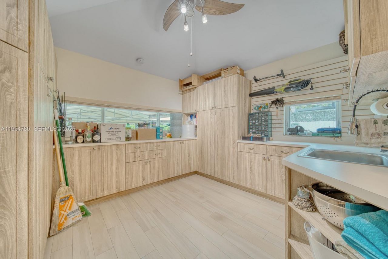 170 S Hibiscus Dr , Miami Beach, FL 33139 Photo