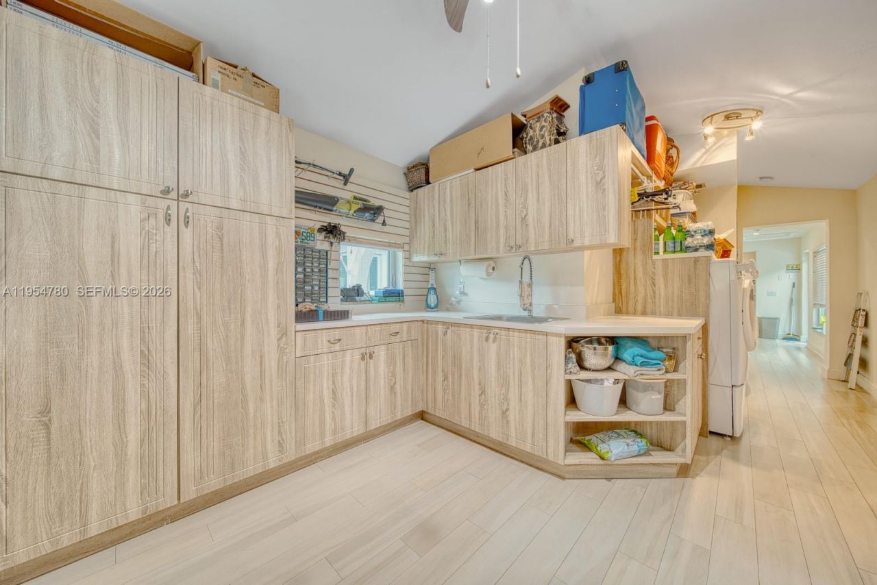 170 S Hibiscus Dr , Miami Beach, FL 33139 Photo