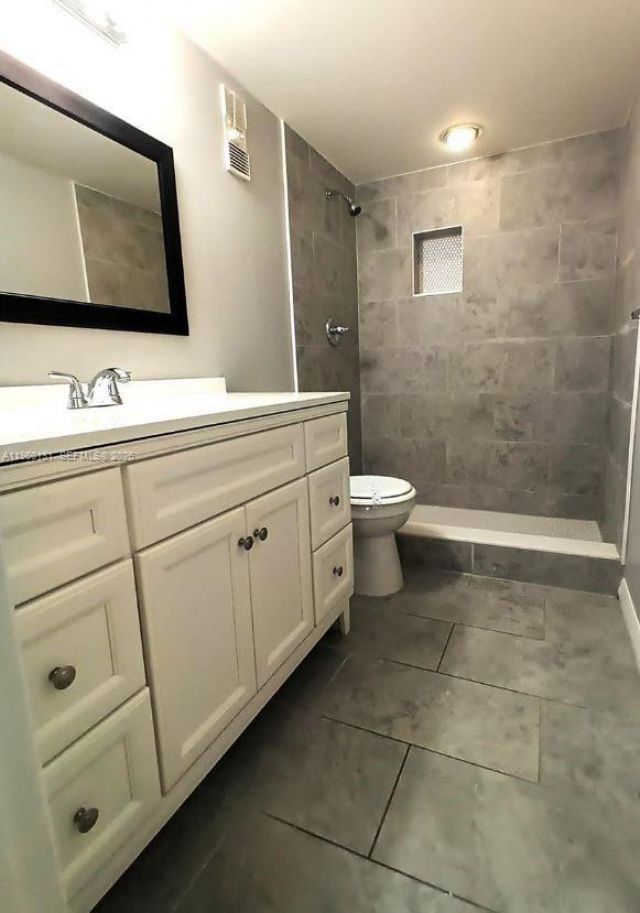 4575 S Texas Ave, Unit 307, Orlando, FL 32839 Photo