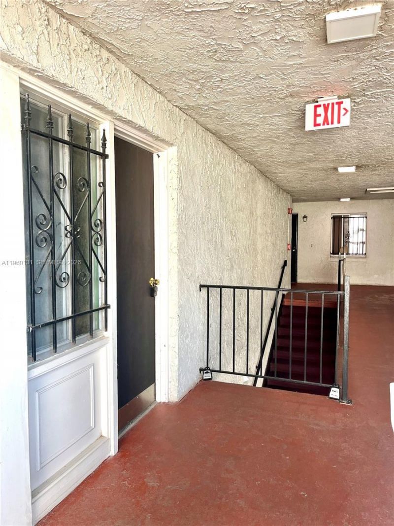 4575 S Texas Ave, Unit 307, Orlando, FL 32839 Photo