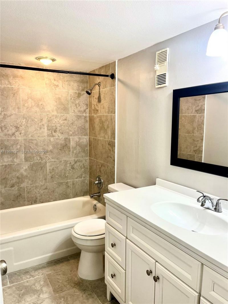 4575 S Texas Ave, Unit 307, Orlando, FL 32839 Photo