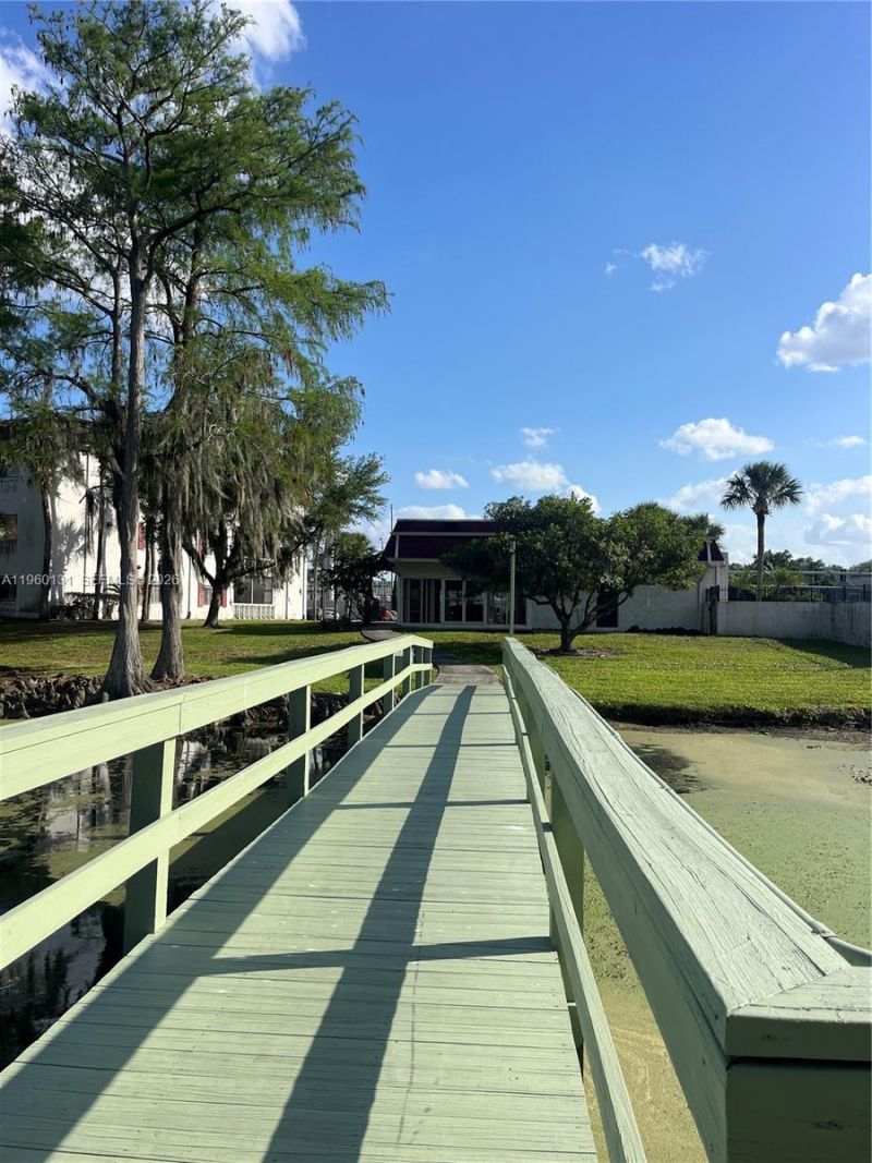4575 S Texas Ave, Unit 307, Orlando, FL 32839 Photo