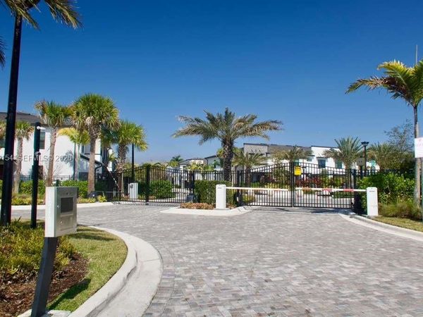 8352 NW 7th Pl , Plantation, FL 33324