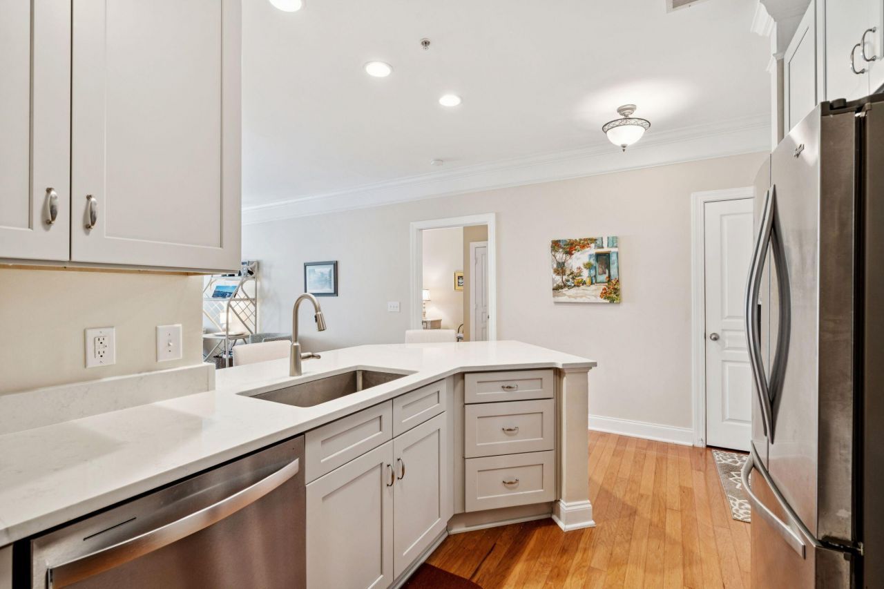 1025 Riverland Woods Place Photo 4