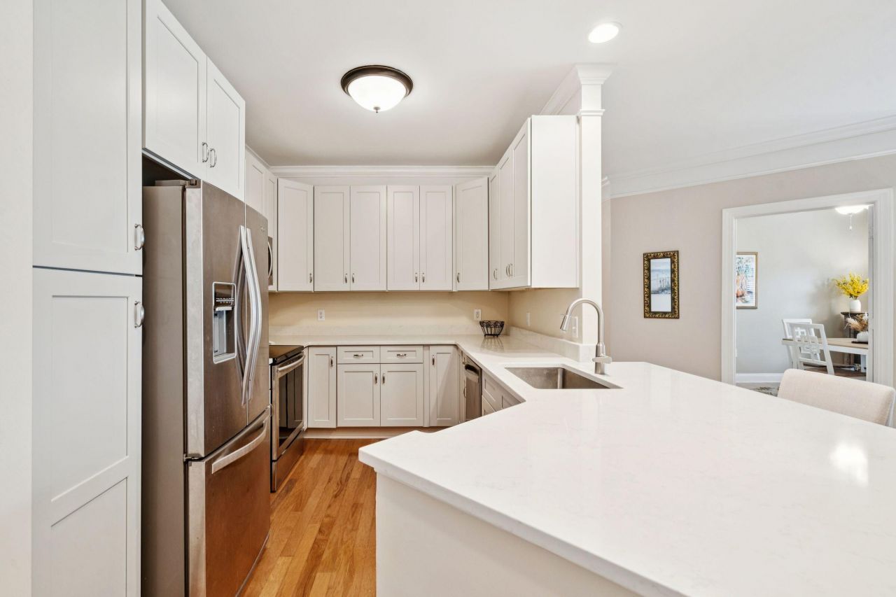 1025 Riverland Woods Place Photo 7