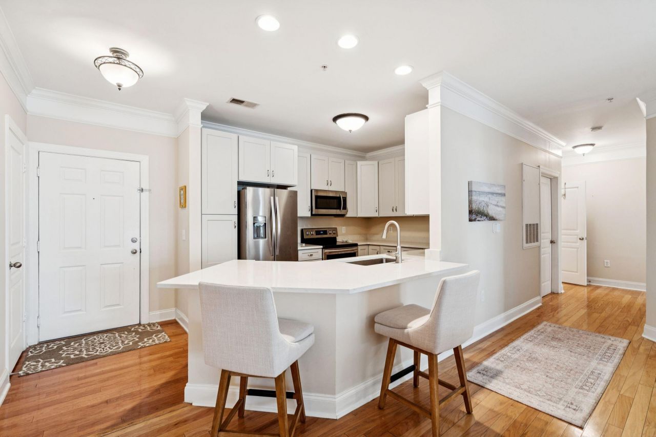 1025 Riverland Woods Place Photo 9