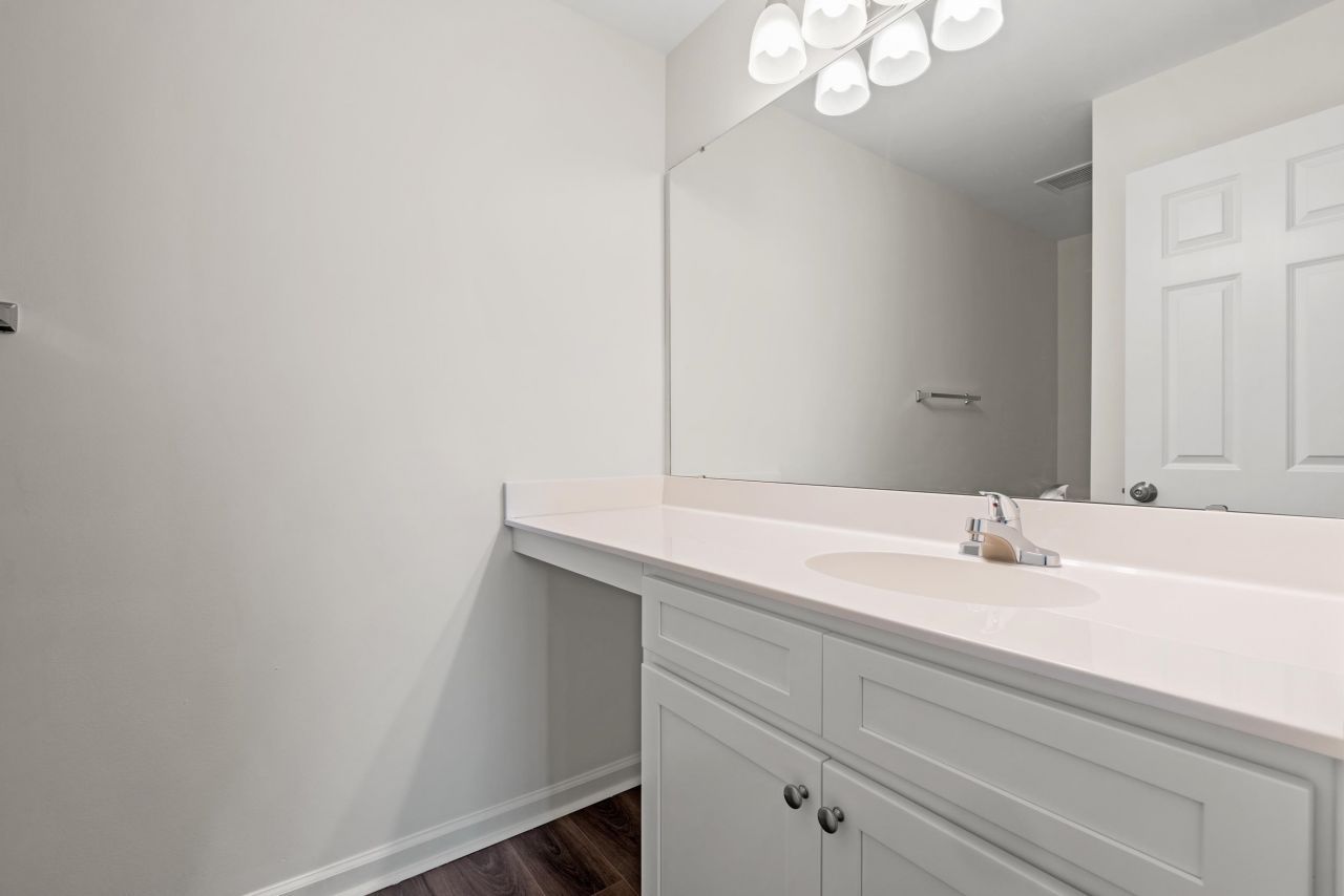 545 White River Dr. Photo 16