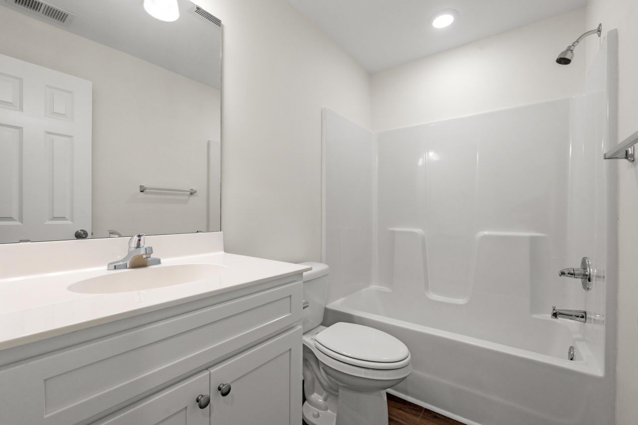 545 White River Dr. Photo 17