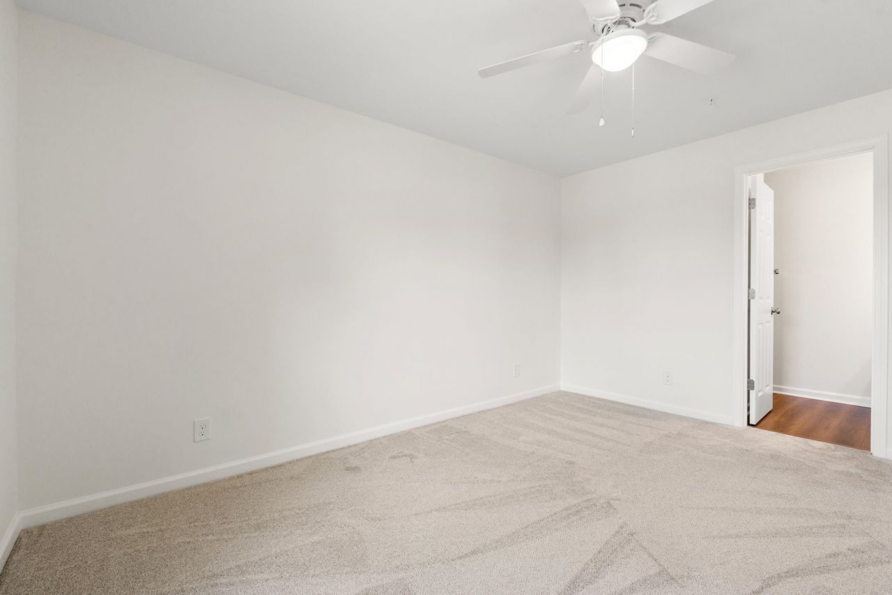 545 White River Dr. Photo 18