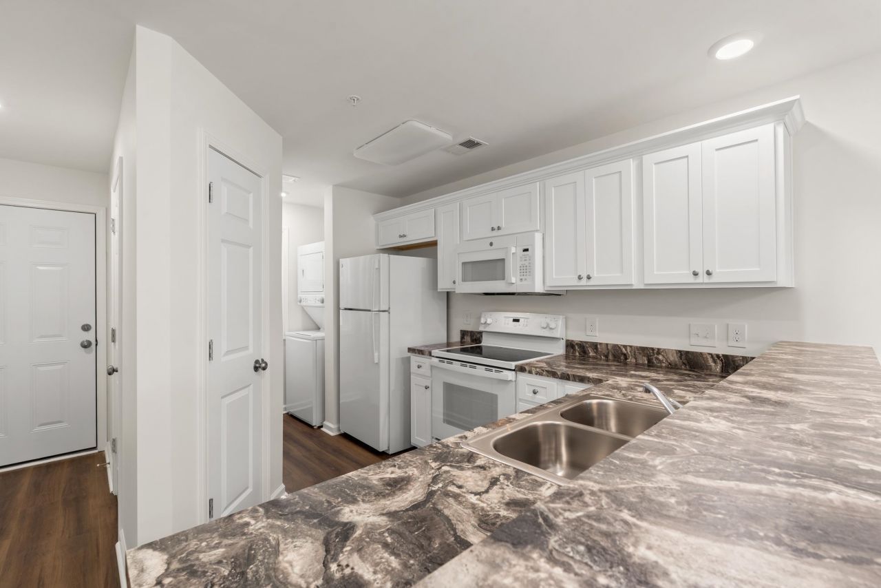 545 White River Dr. Photo 5