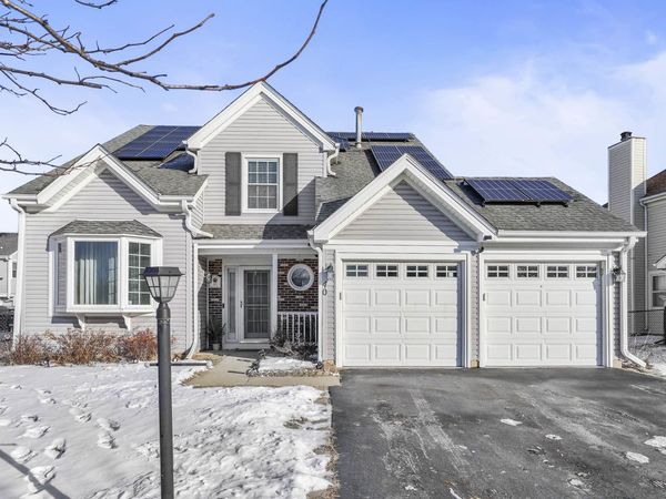 40 Jackson Lane, Streamwood, IL 60107