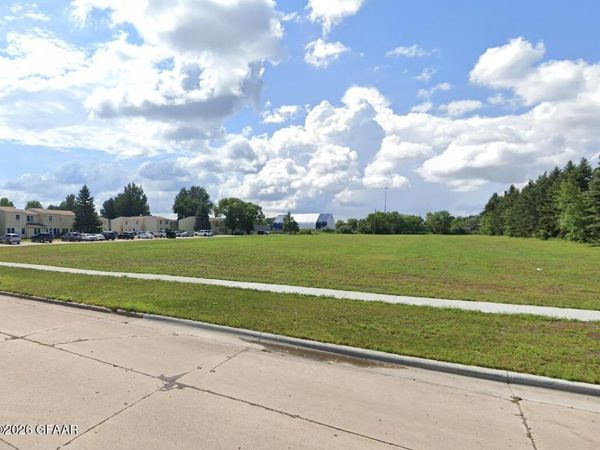 1015 N 43RD STREET , Grand Forks, ND 58203