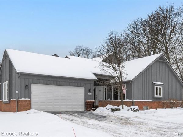 28602 Venice Court, Farmington Hills, MI 48334