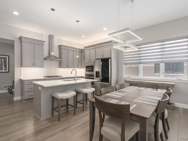 7484 Gramercy Circle, West Bloomfield Twp, MI 48322