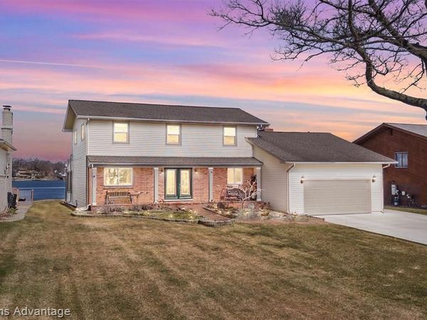 340 Angola Street, Wolverine Lake Vlg, MI 48390