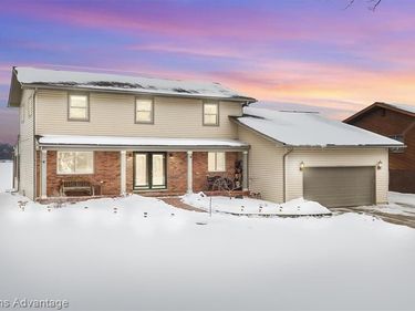 340 Angola Street, Wolverine Lake Vlg, MI 48390