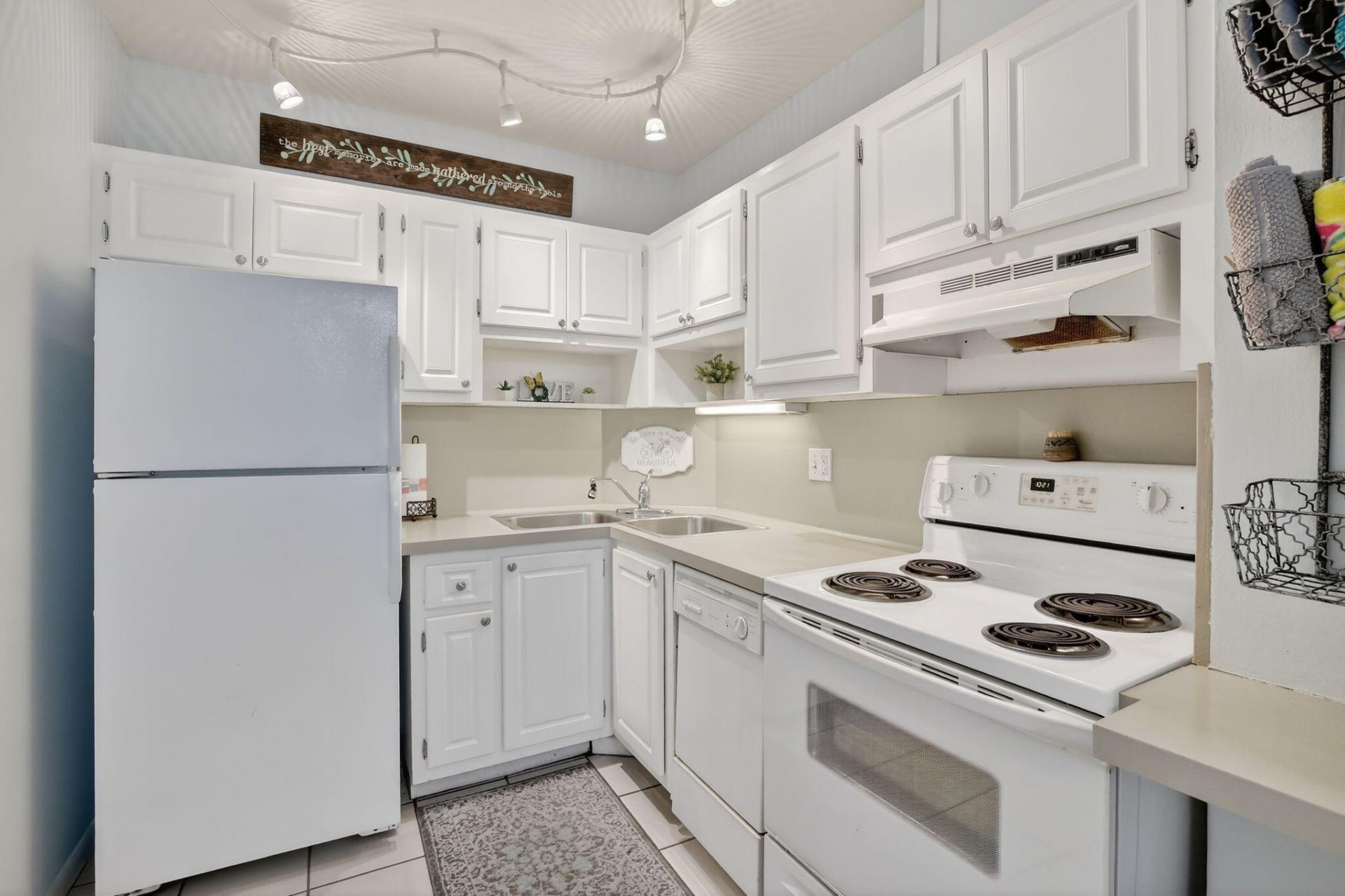 2424 SE 17th Street, Unit 208b, Fort Lauderdale, FL 33316 Photo