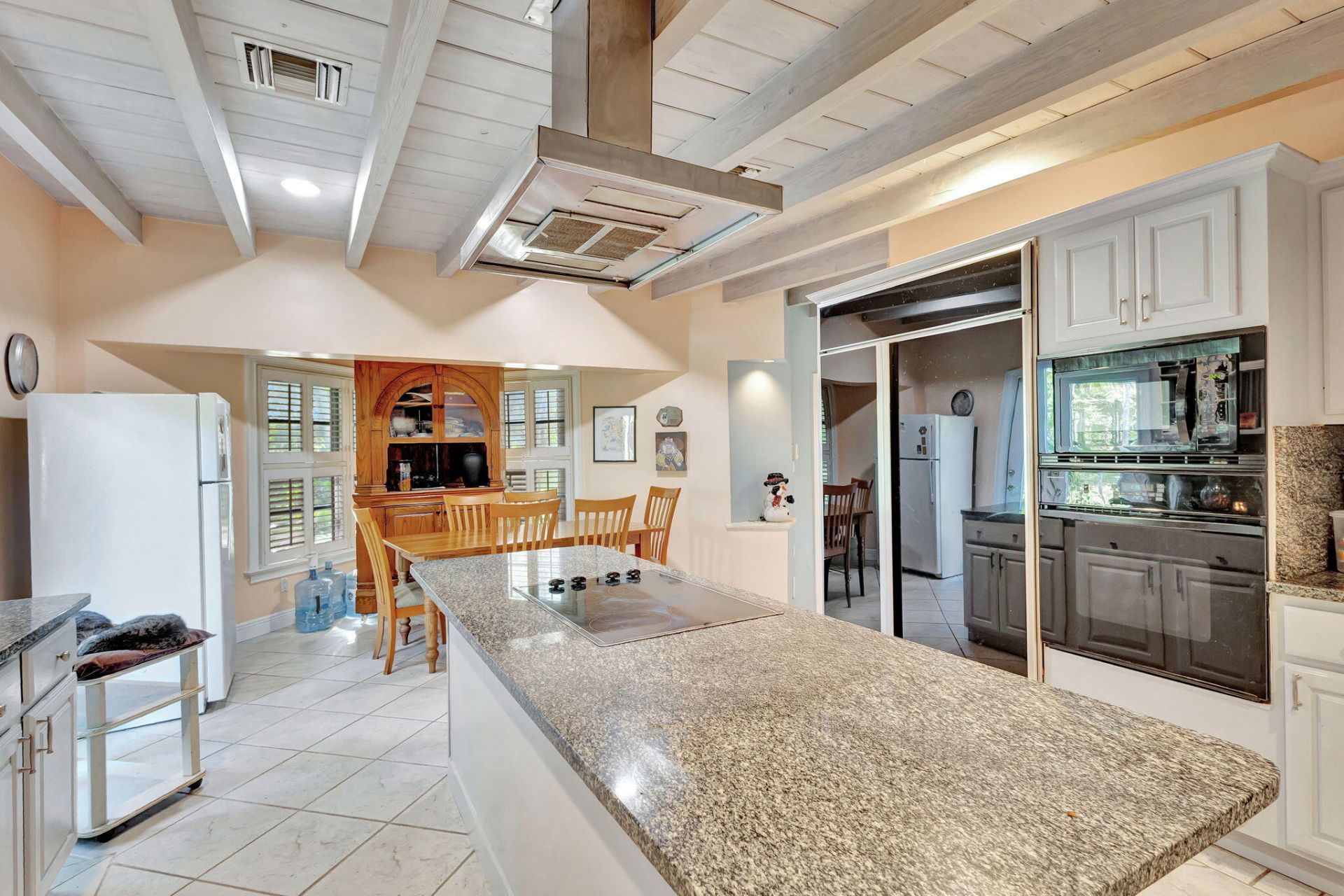 550 Skylake Drive, West Palm Beach, FL 33415 Photo