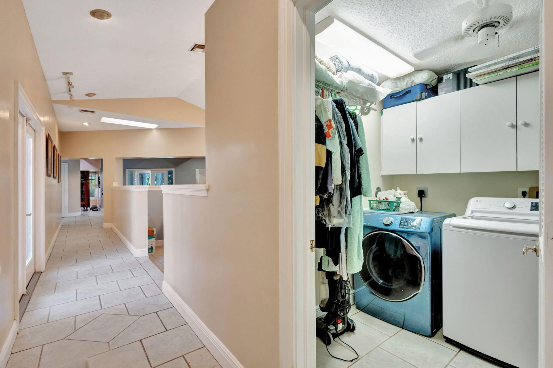 550 Skylake Drive, West Palm Beach, FL 33415 Photo