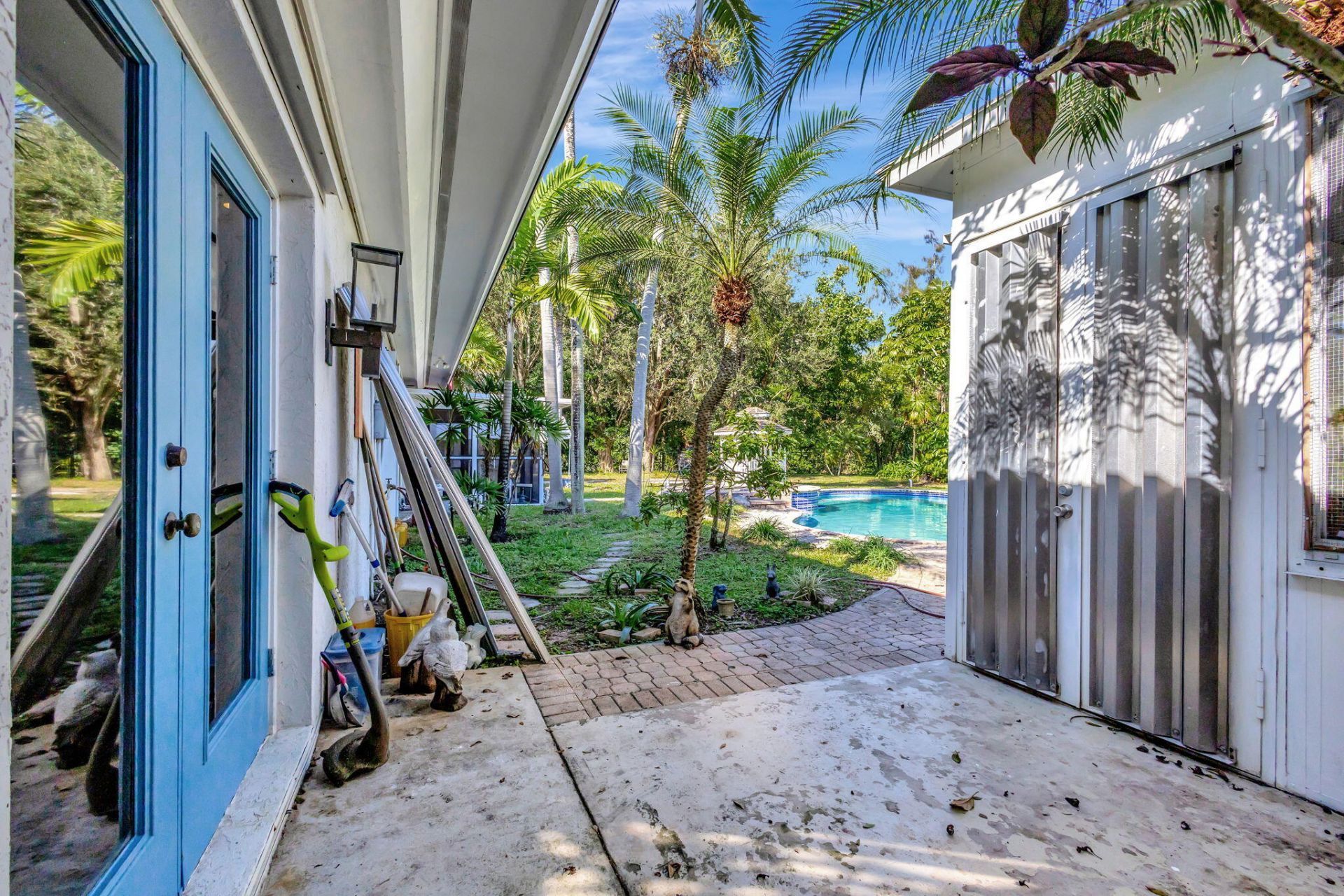 550 Skylake Drive, West Palm Beach, FL 33415 Photo