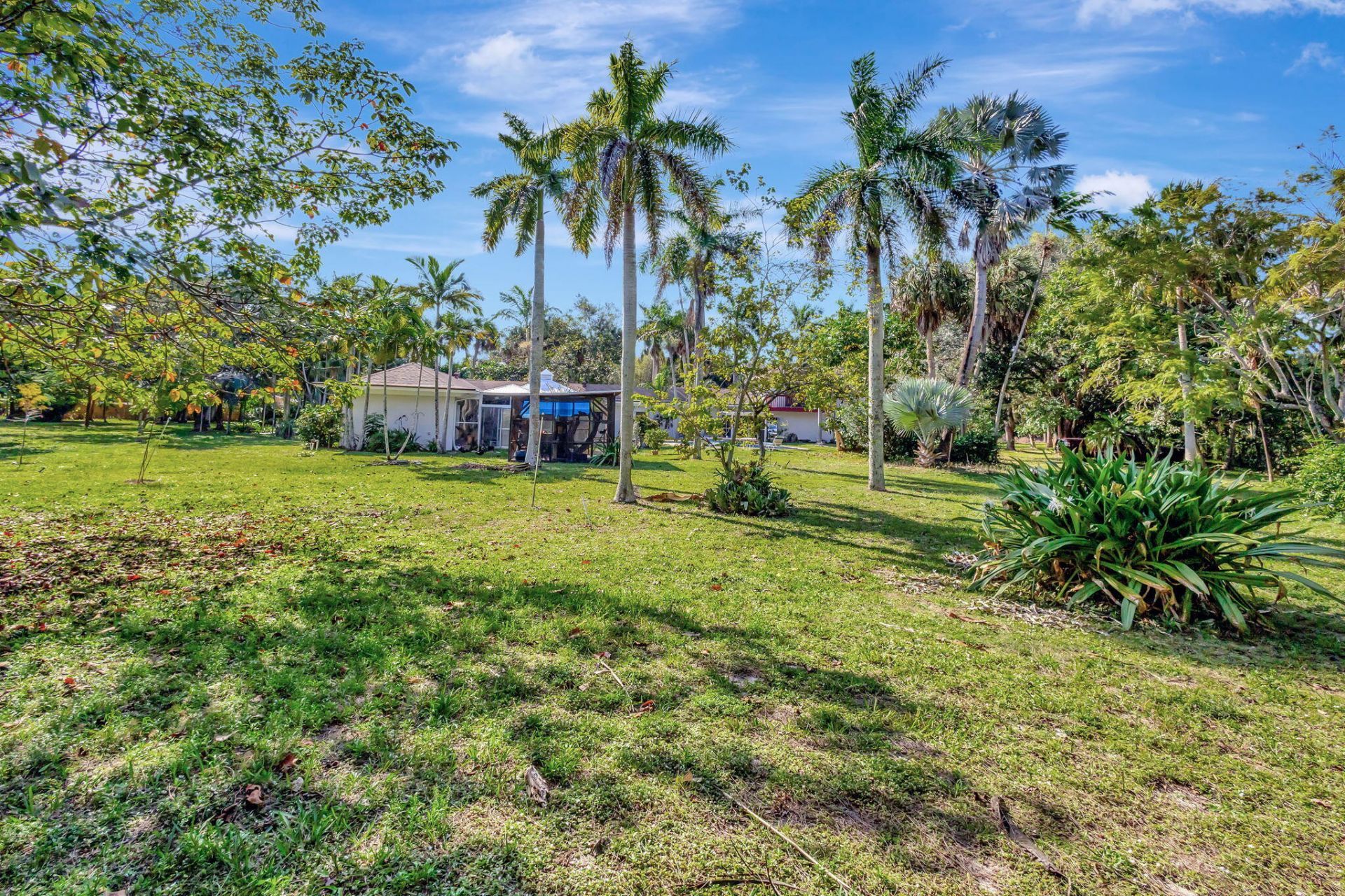 550 Skylake Drive, West Palm Beach, FL 33415 Photo