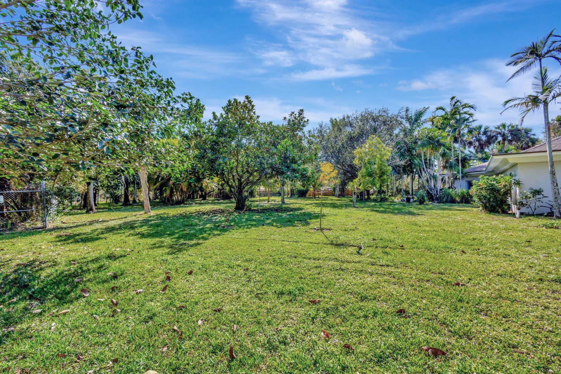 550 Skylake Drive, West Palm Beach, FL 33415 Photo