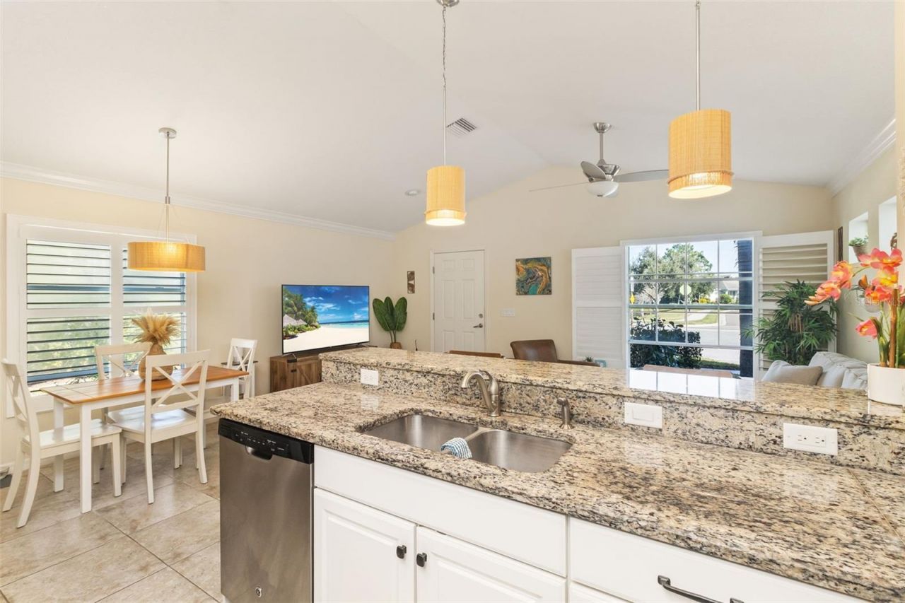 6404 Autumn Woods Way, Sarasota, FL 34243 Photo