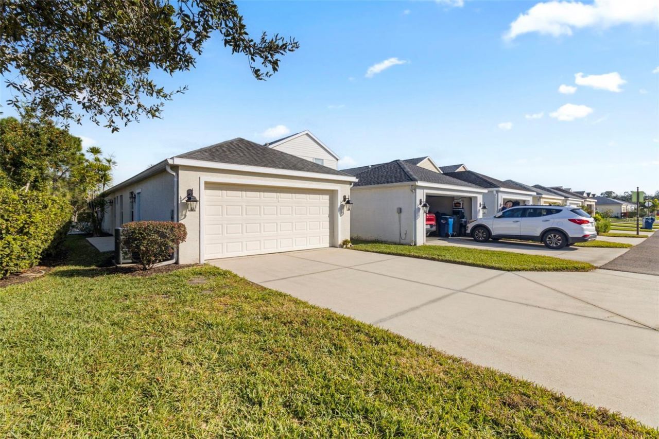 6404 Autumn Woods Way, Sarasota, FL 34243 Photo