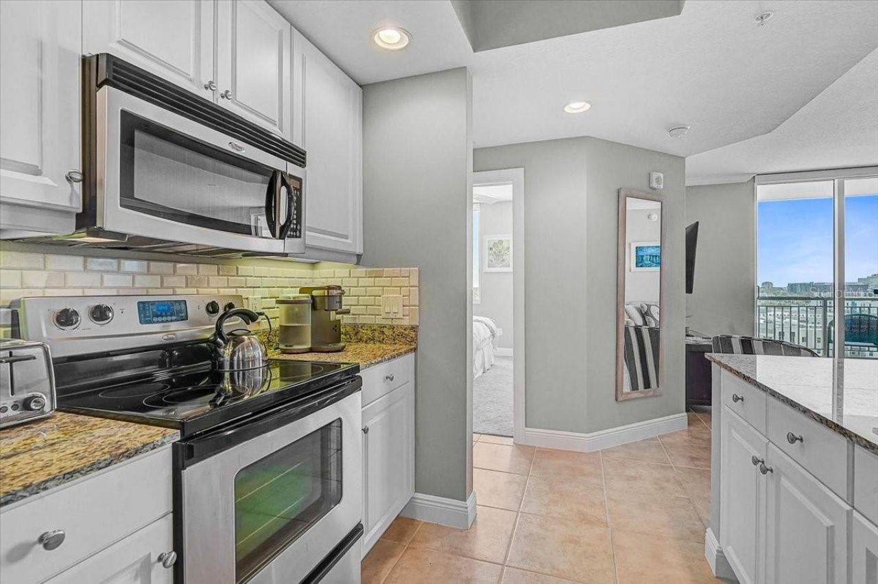 800 N Tamiami Trail, Unit 910, Sarasota, FL 34236 Photo