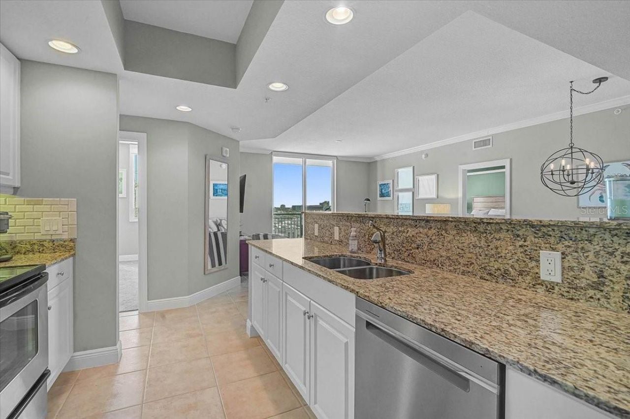 800 N Tamiami Trail, Unit 910, Sarasota, FL 34236 Photo