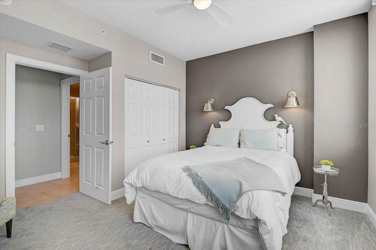 800 N Tamiami Trail, Unit 910, Sarasota, FL 34236 Photo